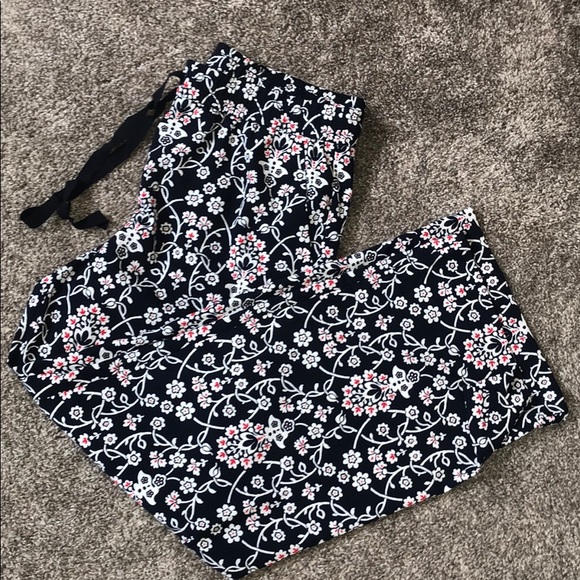 LOFT Black Flower Straight Leg Pants Size M - Picture 1 of 4